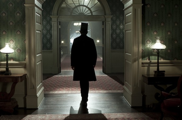 Lincoln-walking-away